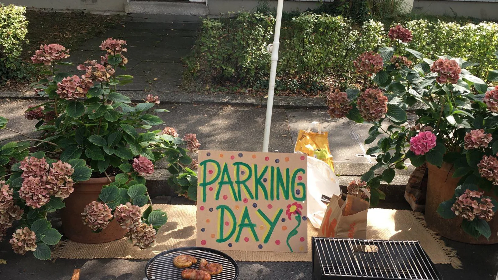 PARK(ing) Day 2021, Zürich, Brahmsstrasse, Quartiertreff mit Grill