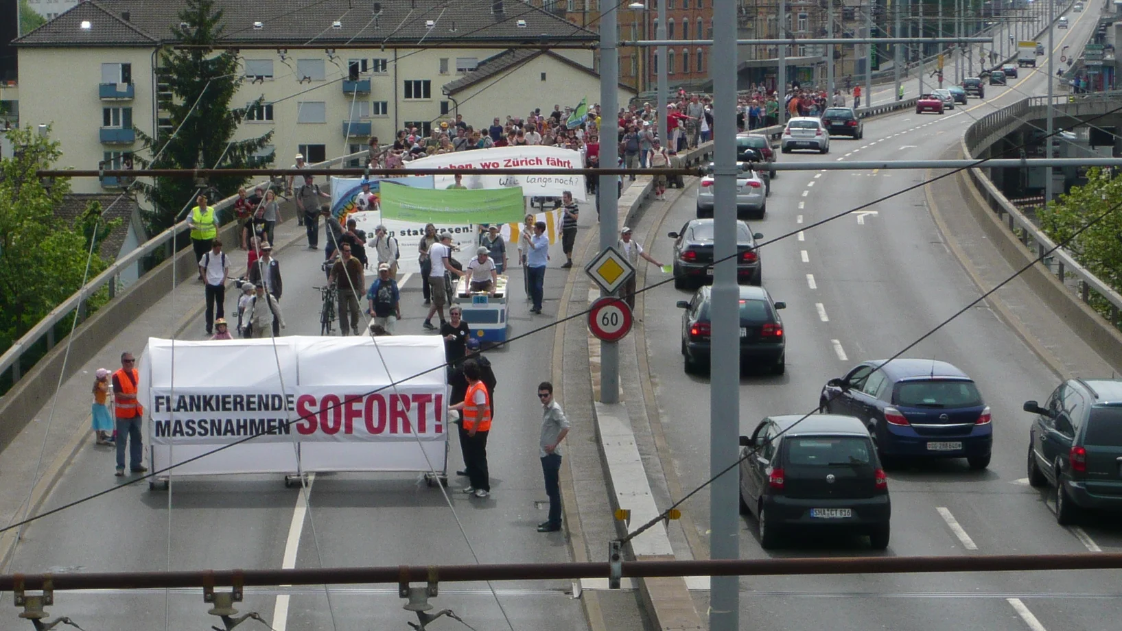 Hardbrücke wankt!